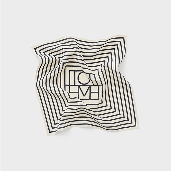 TOTEME SILK SIGNATURE MONOGRAM SQUARE SCARF SCANDI CHIC PREPPY Cream Creme - Picture 4 of 5